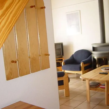 Holiday Perna Apartman *